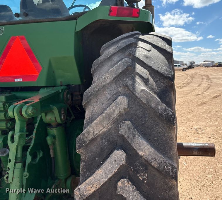 image for item DY2485 1998 John Deere 8400 MFWD tractor