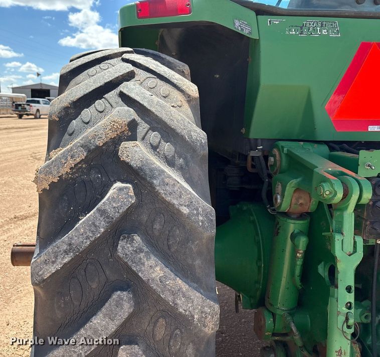 image for item DY2485 1998 John Deere 8400 MFWD tractor