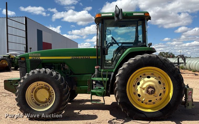 image for item DY2486 1999 John Deere 8400 MFWD tractor