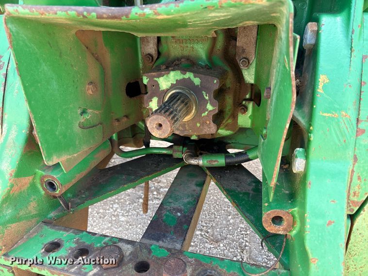 image for item DY2486 1999 John Deere 8400 MFWD tractor