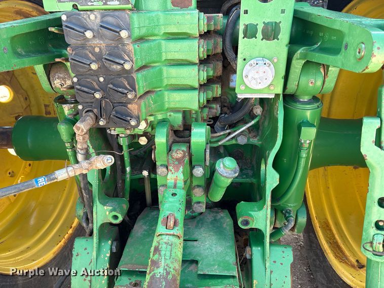 image for item DY2486 1999 John Deere 8400 MFWD tractor