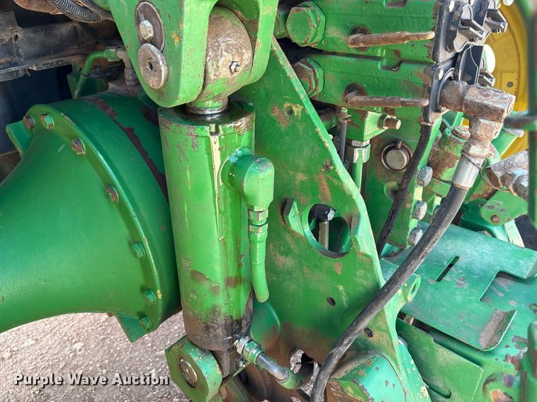 image for item DY2486 1999 John Deere 8400 MFWD tractor