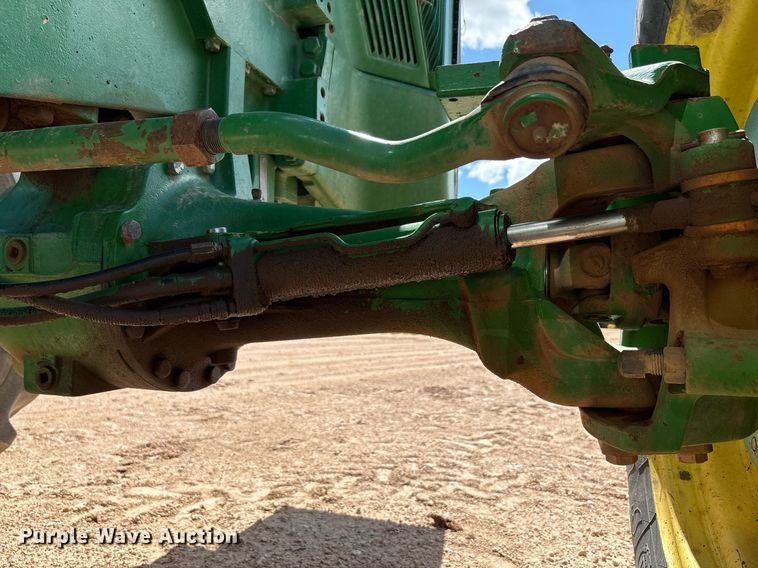 image for item DY2486 1999 John Deere 8400 MFWD tractor