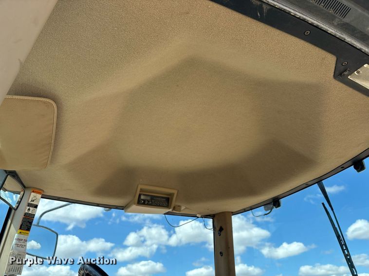 image for item DY2486 1999 John Deere 8400 MFWD tractor