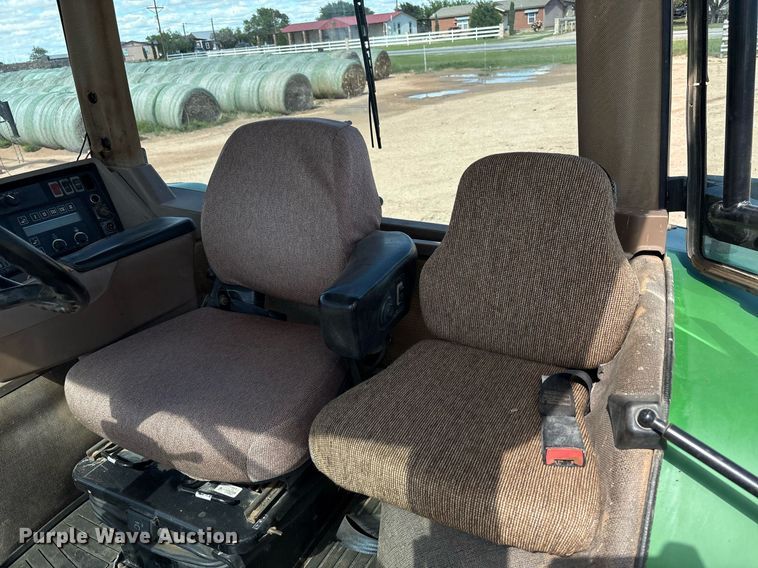 image for item DY2486 1999 John Deere 8400 MFWD tractor