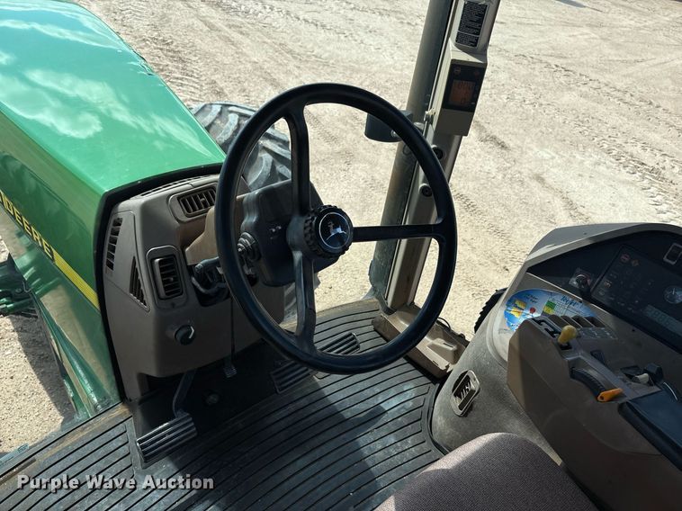 image for item DY2486 1999 John Deere 8400 MFWD tractor