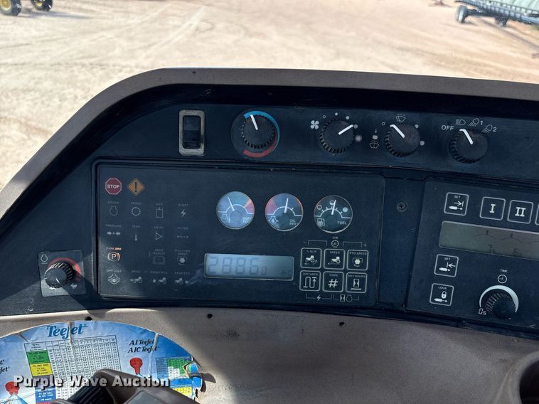 image for item DY2486 1999 John Deere 8400 MFWD tractor