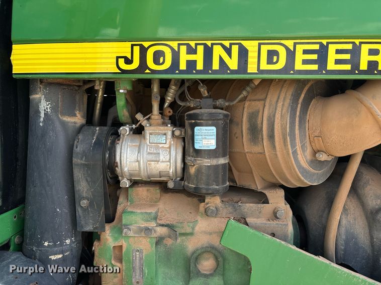 image for item DY2486 1999 John Deere 8400 MFWD tractor