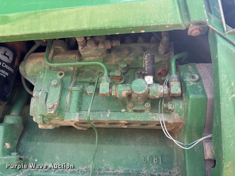 image for item DY2486 1999 John Deere 8400 MFWD tractor