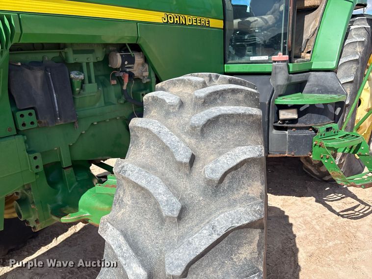 image for item DY2486 1999 John Deere 8400 MFWD tractor