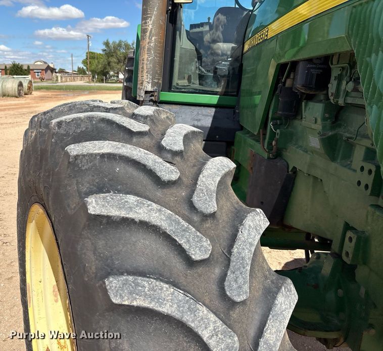 image for item DY2486 1999 John Deere 8400 MFWD tractor