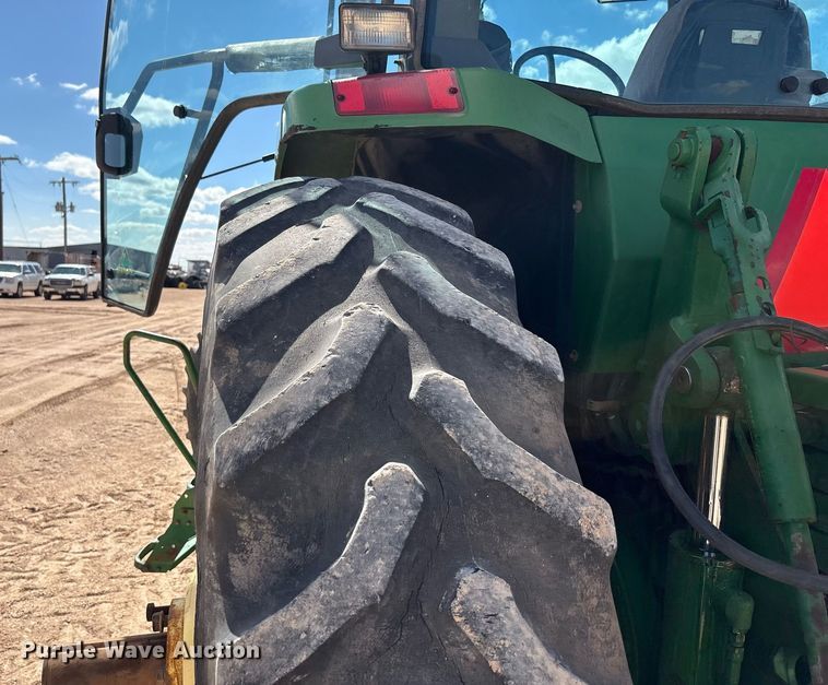 image for item DY2486 1999 John Deere 8400 MFWD tractor
