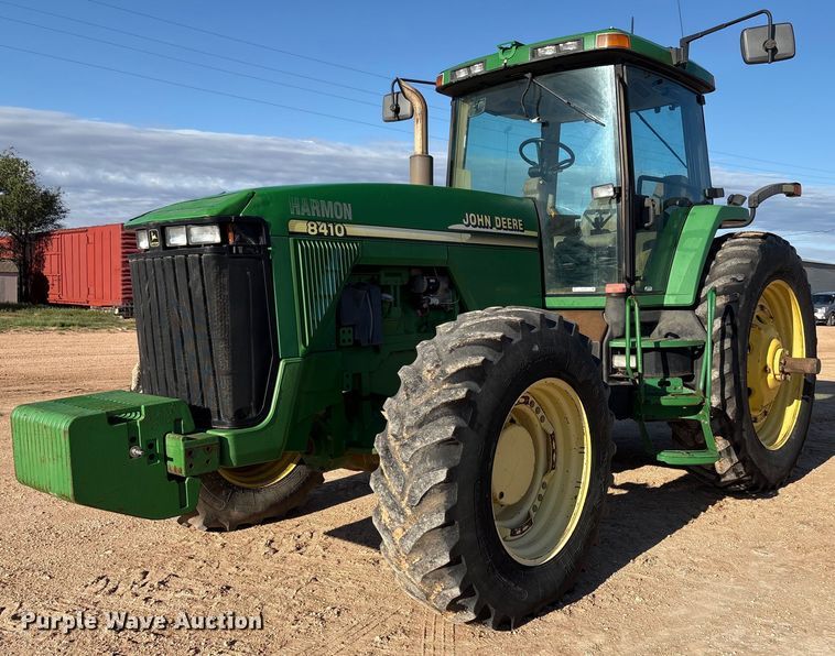 image for item DY2487 2001 John Deere 8410 MFWD tractor