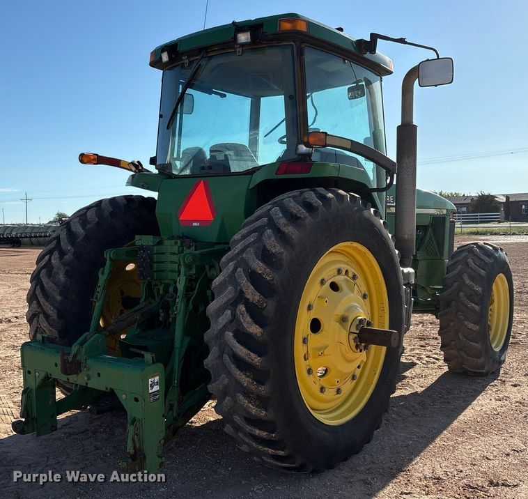 image for item DY2487 2001 John Deere 8410 MFWD tractor