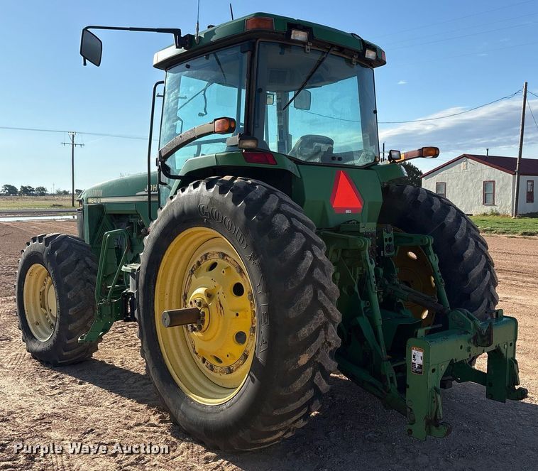 image for item DY2487 2001 John Deere 8410 MFWD tractor