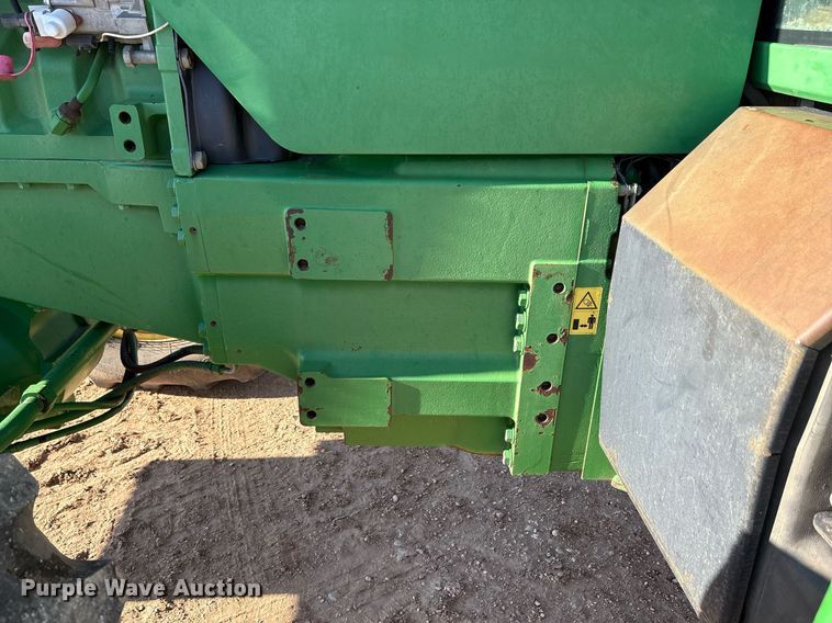 image for item DY2487 2001 John Deere 8410 MFWD tractor