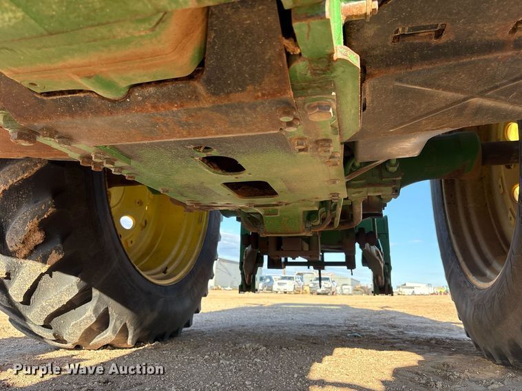 image for item DY2487 2001 John Deere 8410 MFWD tractor