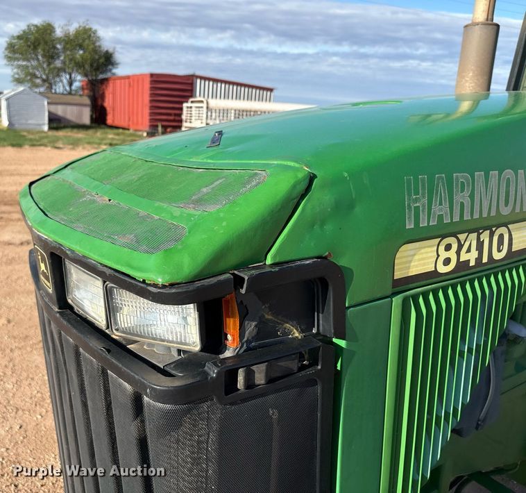 image for item DY2487 2001 John Deere 8410 MFWD tractor