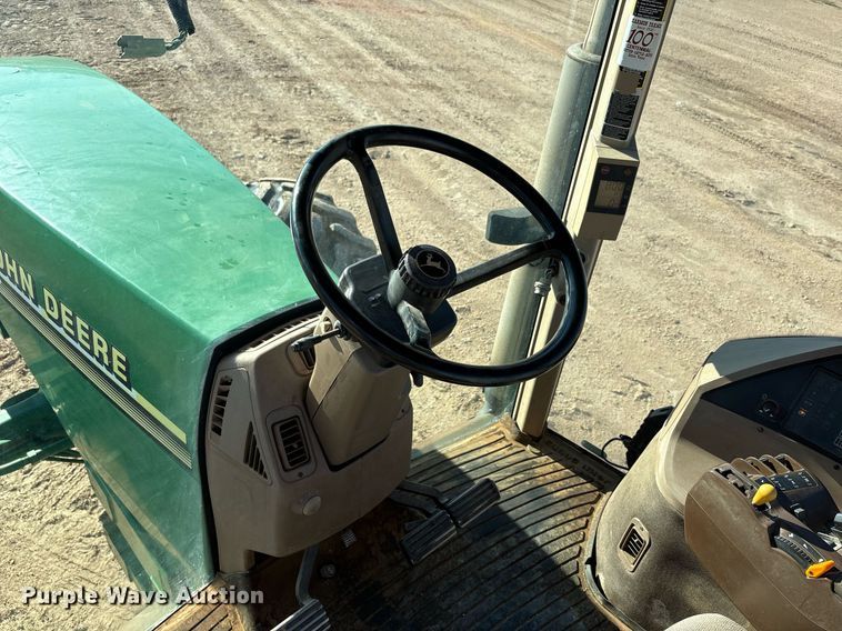 image for item DY2487 2001 John Deere 8410 MFWD tractor