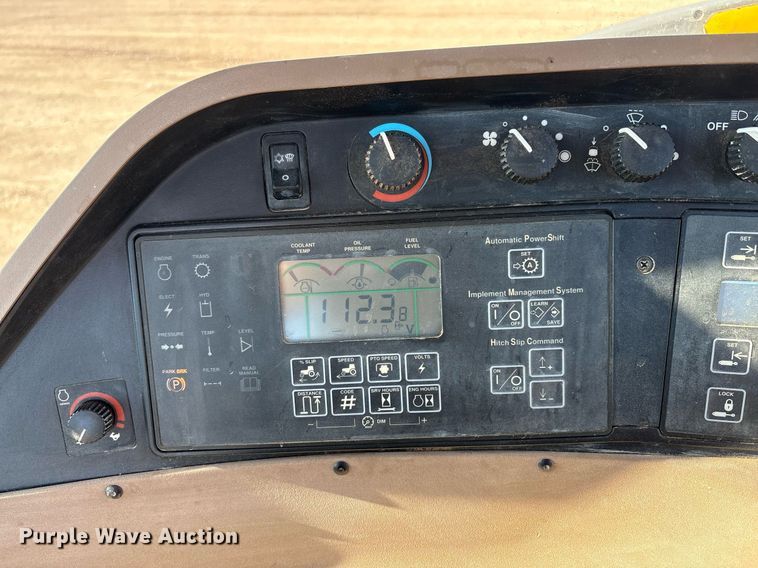 image for item DY2487 2001 John Deere 8410 MFWD tractor