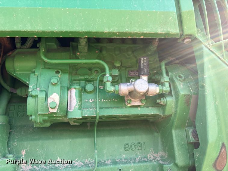 image for item DY2487 2001 John Deere 8410 MFWD tractor