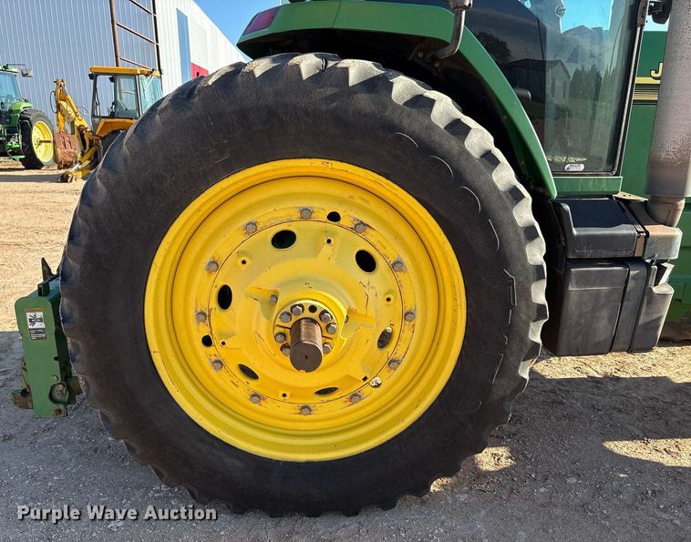 image for item DY2487 2001 John Deere 8410 MFWD tractor