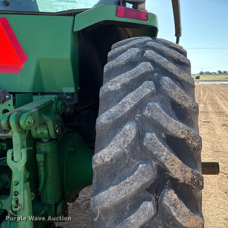 image for item DY2487 2001 John Deere 8410 MFWD tractor