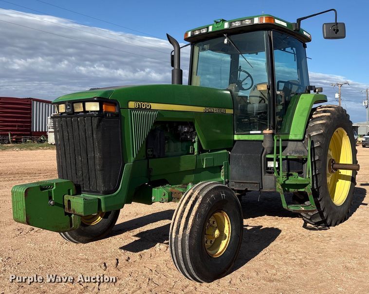 image for item DY2488 1996 John Deere 8100 tractor
