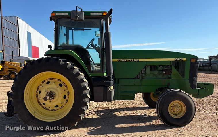 image for item DY2488 1996 John Deere 8100 tractor