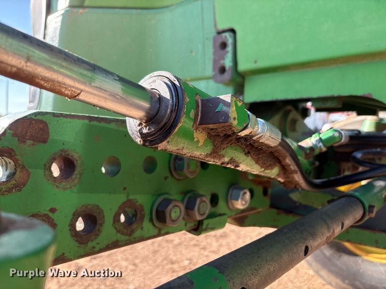 image for item DY2488 1996 John Deere 8100 tractor