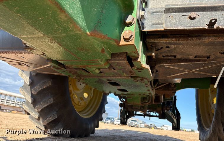 image for item DY2488 1996 John Deere 8100 tractor