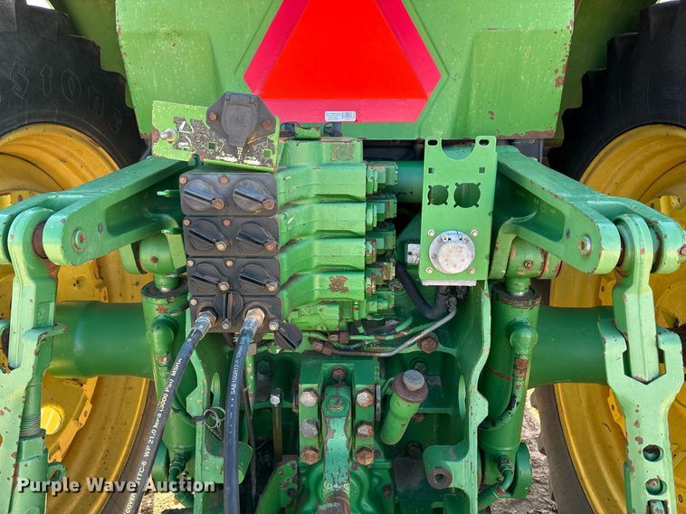 image for item DY2488 1996 John Deere 8100 tractor