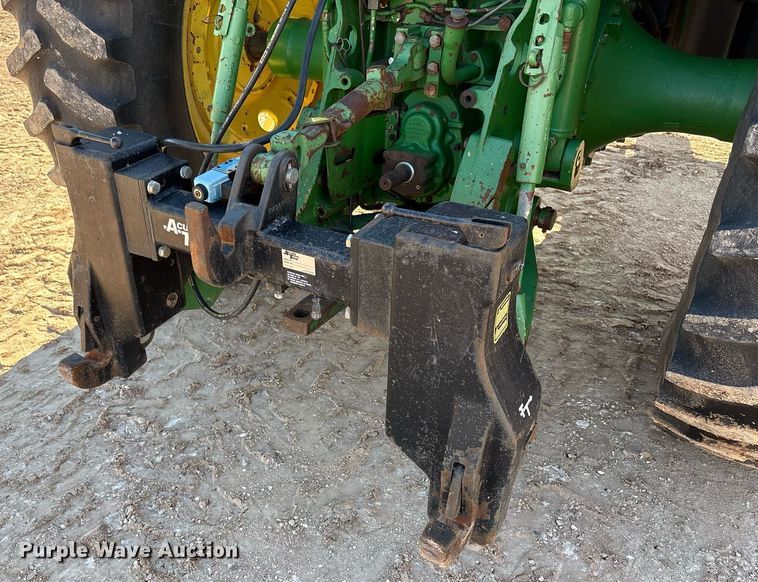 image for item DY2488 1996 John Deere 8100 tractor