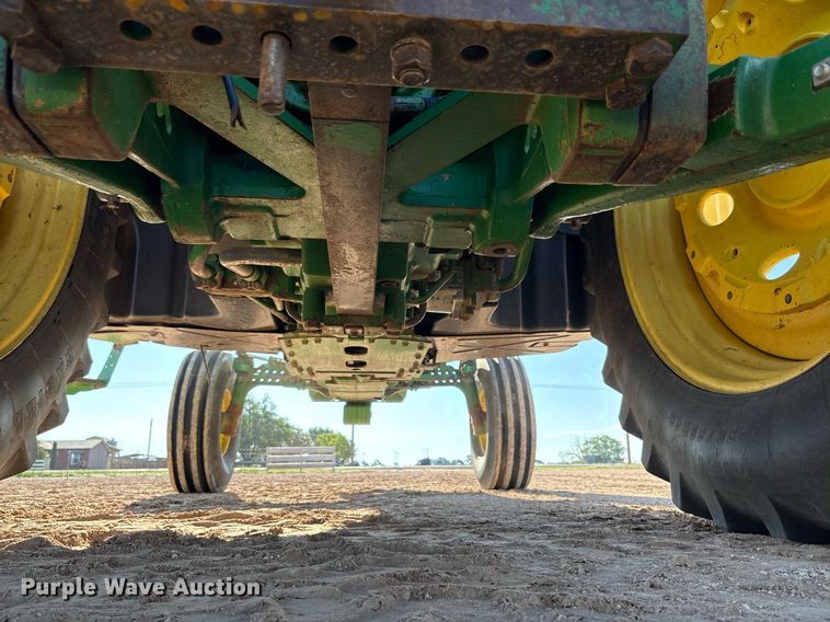 image for item DY2488 1996 John Deere 8100 tractor