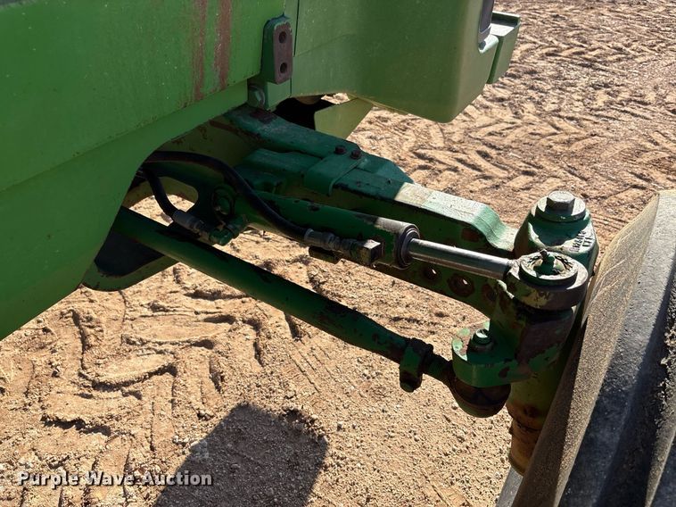 image for item DY2488 1996 John Deere 8100 tractor