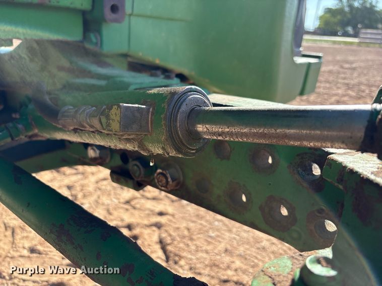 image for item DY2488 1996 John Deere 8100 tractor