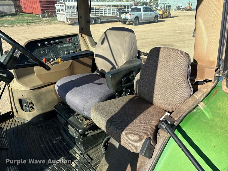 image for item DY2488 1996 John Deere 8100 tractor