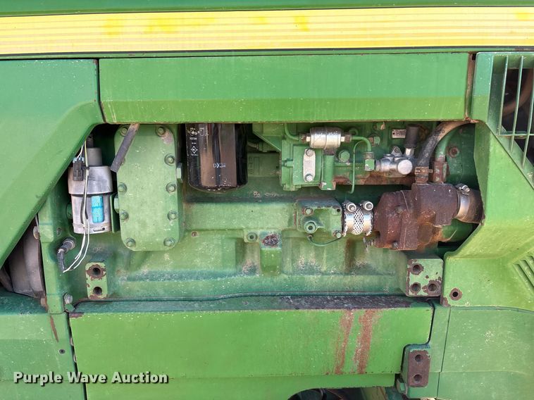 image for item DY2488 1996 John Deere 8100 tractor