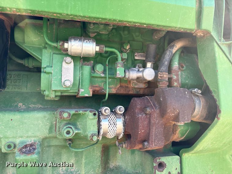 image for item DY2488 1996 John Deere 8100 tractor