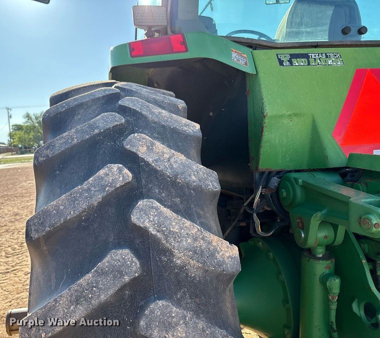 image for item DY2488 1996 John Deere 8100 tractor