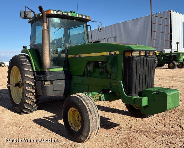 image for item DY2489 1996 John Deere 8100 tractor