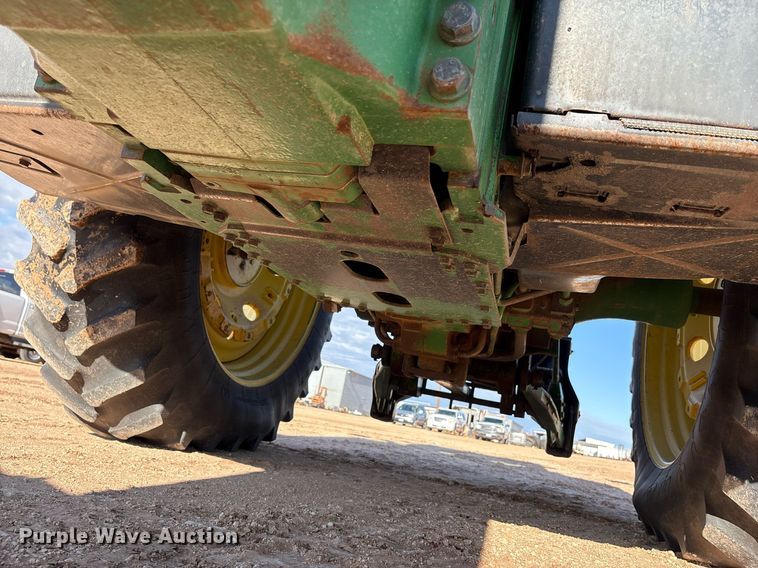 image for item DY2489 1996 John Deere 8100 tractor