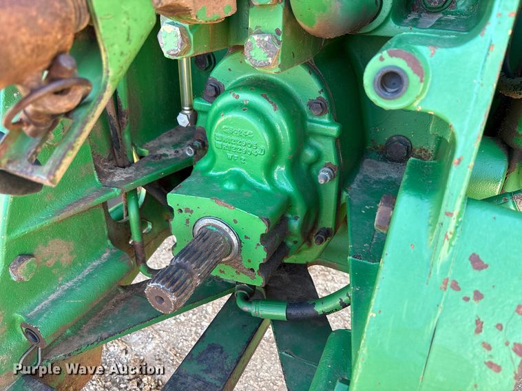 image for item DY2489 1996 John Deere 8100 tractor