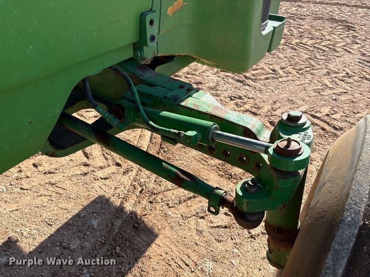 image for item DY2489 1996 John Deere 8100 tractor