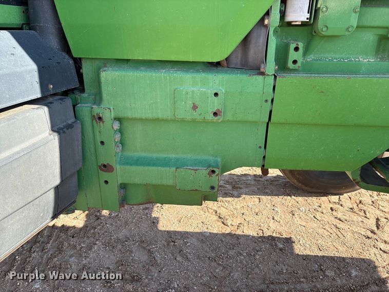 image for item DY2489 1996 John Deere 8100 tractor