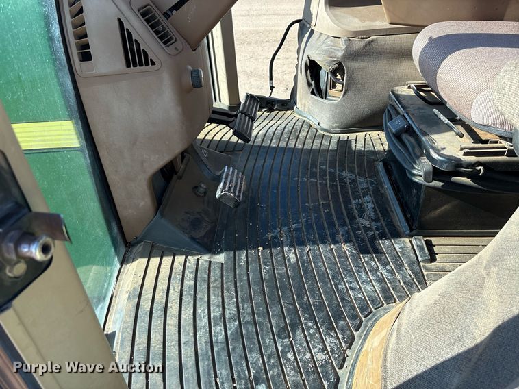 image for item DY2489 1996 John Deere 8100 tractor