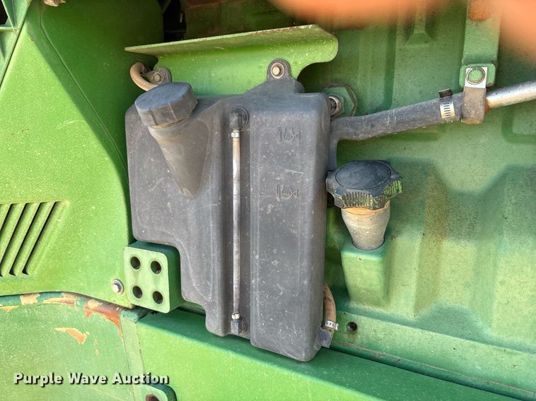 image for item DY2489 1996 John Deere 8100 tractor