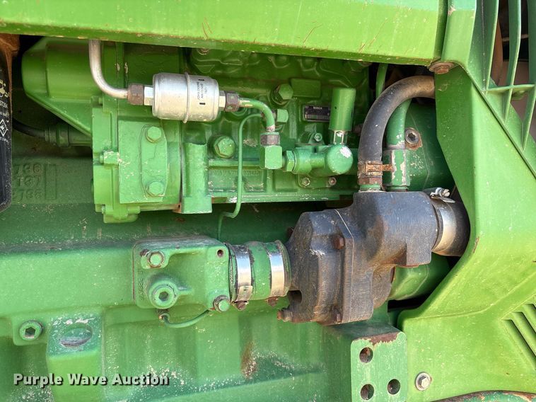 image for item DY2489 1996 John Deere 8100 tractor