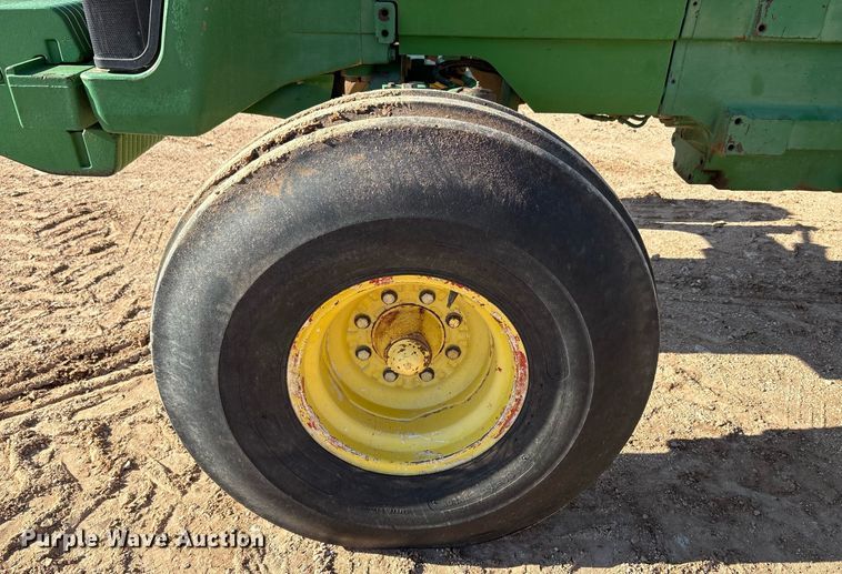 image for item DY2489 1996 John Deere 8100 tractor