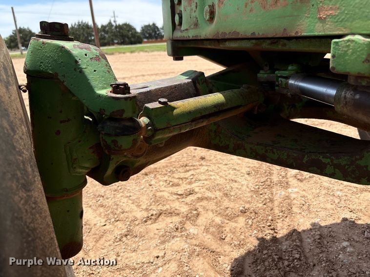 image for item DY2502 1970 John Deere 5020 tractor